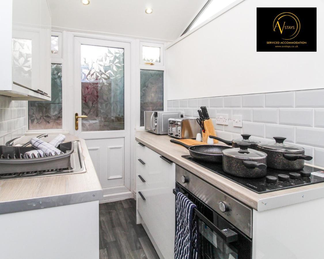 Modern House By Av Stays Short Lets & Serviced Accommodation St Helens St Helens  Exterior photo
